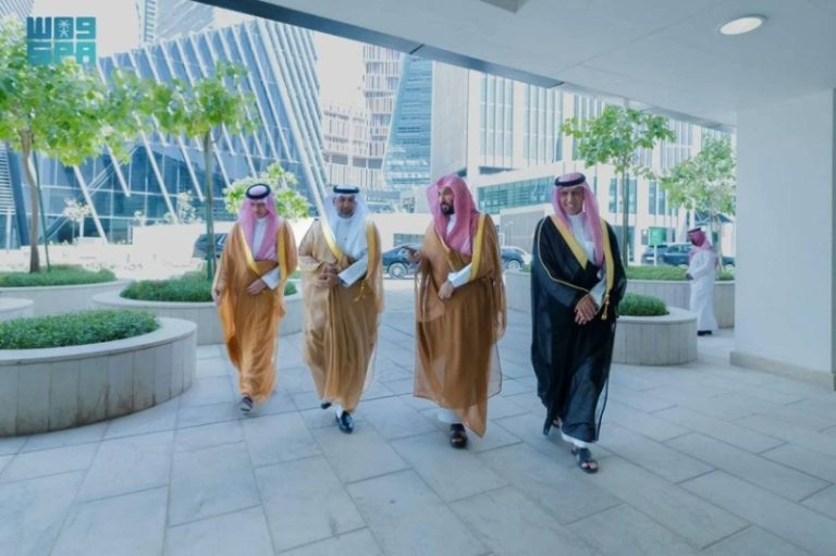 تشاور وزيرا العدل والصحة لتطوير الأعمال المشتركة وتعزيز التكامل المؤسسي