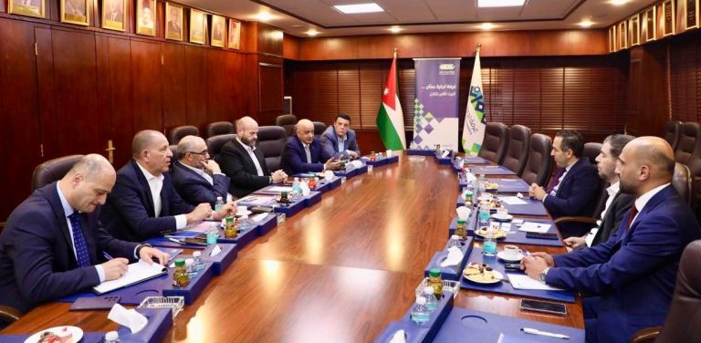 تعزيز التعاون الاستثماري بين غرفة تجارة عمّان و”رؤية عمّان”