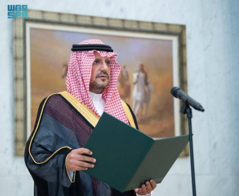 تعيين الأمراء يكلل بأداء القَسَم