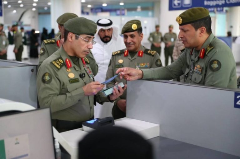 تفقد اللواء المربع جوازات مطار الأمير محمد بن عبدالعزيز بالمدينة المنورة