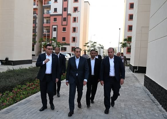 تفقد رئيس الوزراء مشروعات قيد التنفيذ في حدائق العاصمة