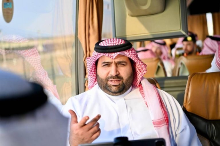 تفقد محمد بن عبدالعزيز سير العمل في “مدينة جازان للصناعات”