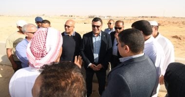 تفقد وزير الإسكان سير العمل بالتجمع العمراني غرب الضبعة بالساحل الشمالي الغربي