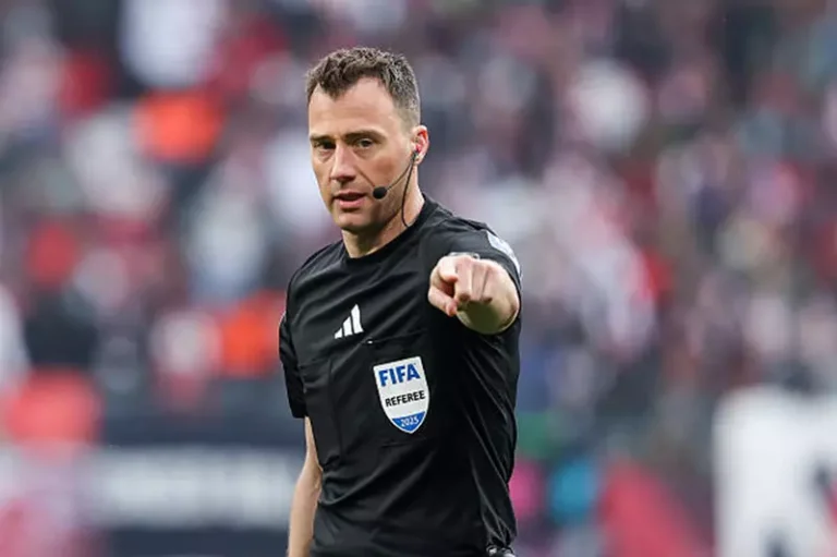 تقرر تعيين الألماني فيليكس تسفاير حكما لمباراة باريس سان جيرمان وأرسنال في دوري أبطال أوروبا