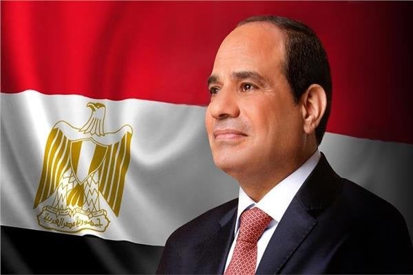 تهنئة للسياسيين: وزير العمل يحتفل بعيد العمال مع الرئيس السيسي