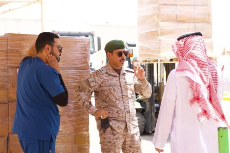 تواصل القوات المشتركة نقل القوافل المحملة بالأدوية والمستلزمات الطبية للشعب اليمني
