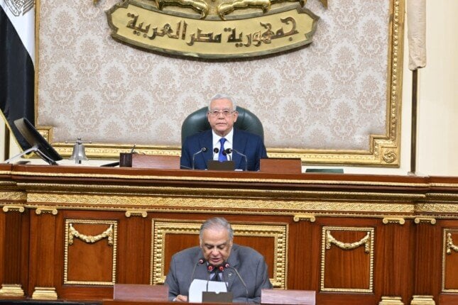 توافق حزبي بالبرلمان يدفع بتعديلات قوانين انتخابات مجلسي النواب والشيوخ
تعديلات قوانين الانتخابات تحظى بتوافق حزبي في البرلمان
البرلمان يشهد توافقًا حول تعديلات جديدة لقوانين انتخابات النواب والشيوخ
تنسيق حزبي يتجلى في تعديل قوانين الانتخابات لمجلسي النواب والشيوخ