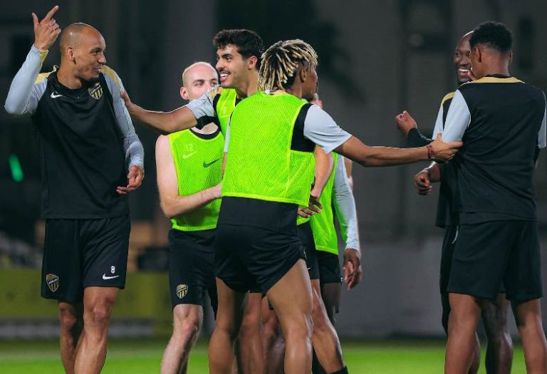 ثنائي اتحاد جدة مهدد بالغياب عن مواجهة النصر في الكلاسيكو رغم استعدادهم الكامل