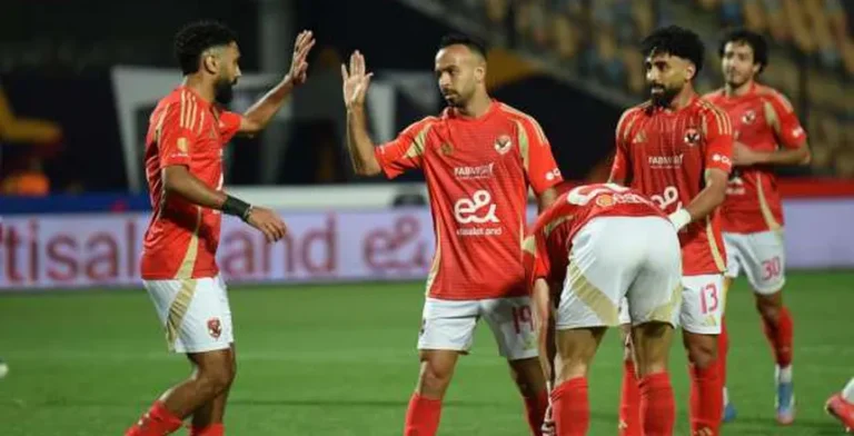 جدول مواعيد المباريات المتبقية لفريقي الأهلي وبيراميدز في الدوري المصري