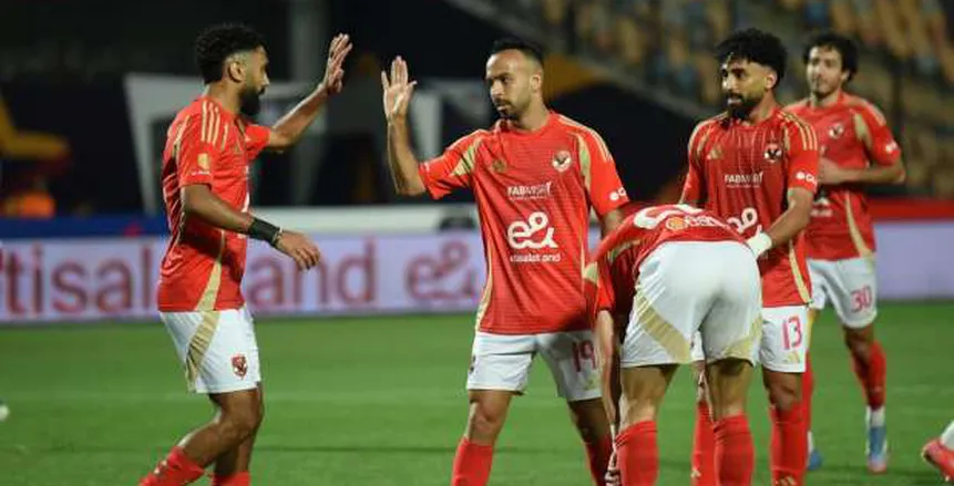 جدول مواعيد المباريات المتبقية لفريقي الأهلي وبيراميدز في الدوري المصري