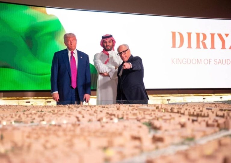 جولة تاريخية: ولي العهد والرئيس الأمريكي في حي الطريف بالدرعية