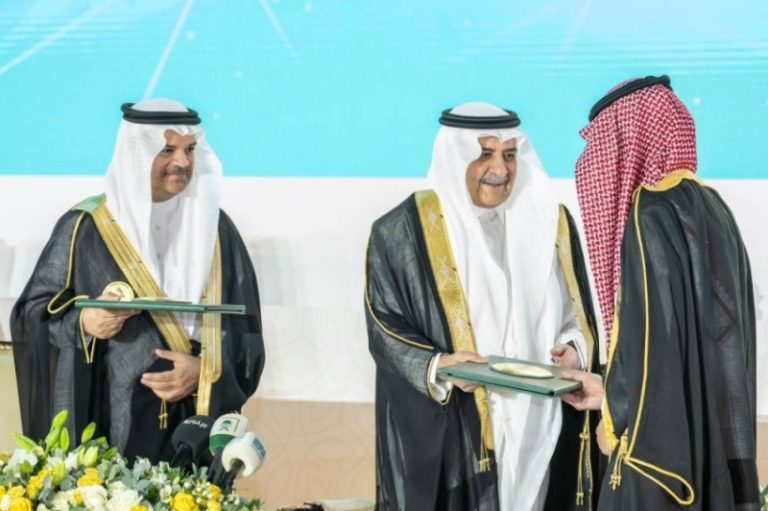 حفل تخريج مميز برعاية أمير تبوك للدفعة الـ 19 من طلاب وطالبات الجامعة