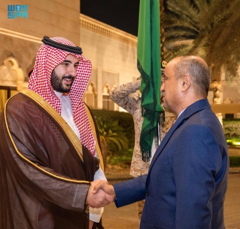 خالد بن سلمان يناقش الأوضاع اليمنية مع بن بريك