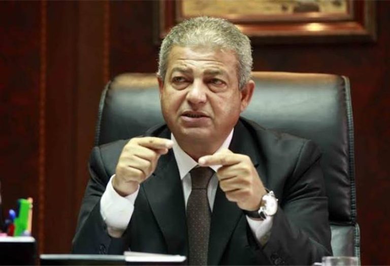 خالد عبد العزيز يعلن أن “إعلان الأهلي” لم يحصل على الموافقات القانونية ويؤكد إعادة تقييمه