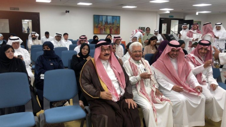 دحلان يعلن عن جائزة سنوية تكريماً للفنان أحمد فلمبان