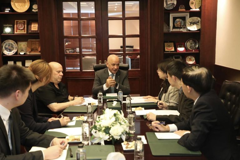 دعوة للاستثمار: الحاج توفيق يبرز فرص الشركات الصينية في الأردن