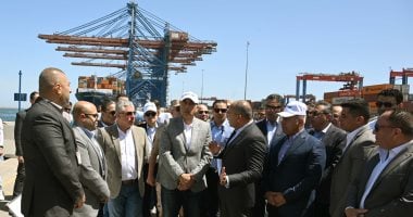 رئيس الوزراء يزور محطة قناة السويس للحاويات ويتابع تقدم الأعمال الإنشائية