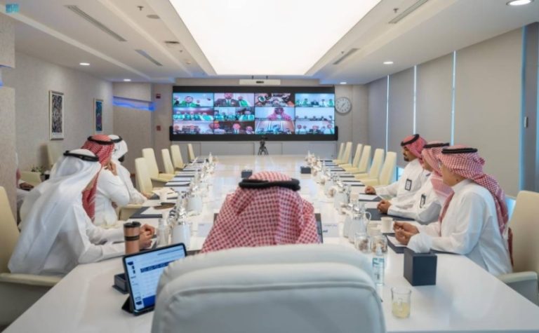 رئيس “سدايا” يعاين تقدم الأعمال التقنية في (11) مطارًا دوليًا