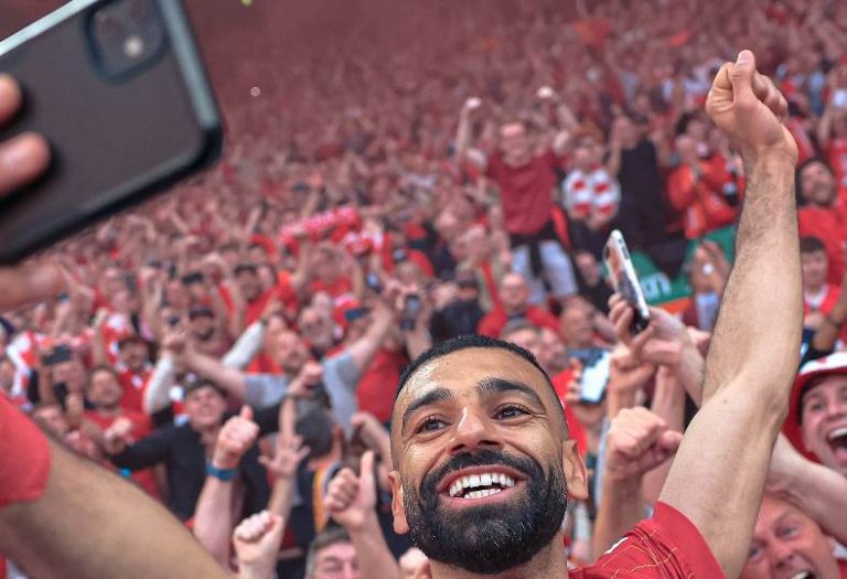 رافعينيا يُرشح محمد صلاح و5 منافسين له للتنافس على الكرة الذهبية