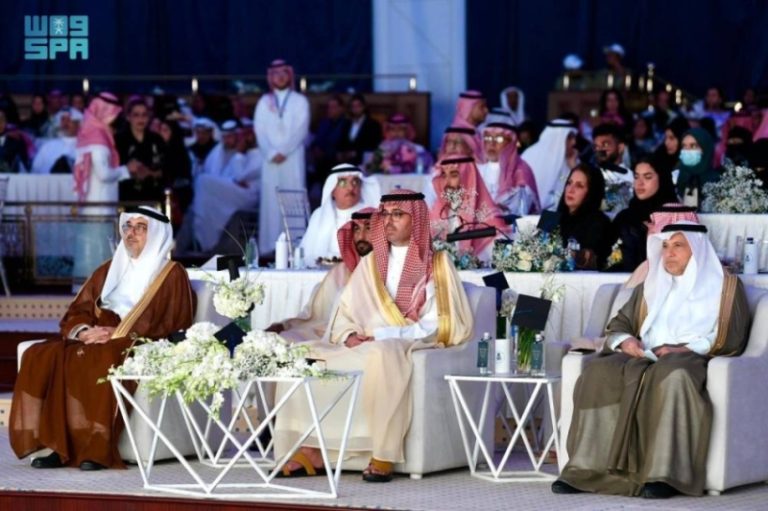 رعاية سعود بن جلوي حفل تخريج الدفعة الرابعة من طلاب وطالبات كلية جدة العالمية الأهلية