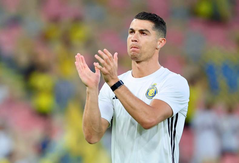 رونالدو يطلب الإطاحة ببيولي ويضع شروطاً صادمة لتجديد عقده مع النصر