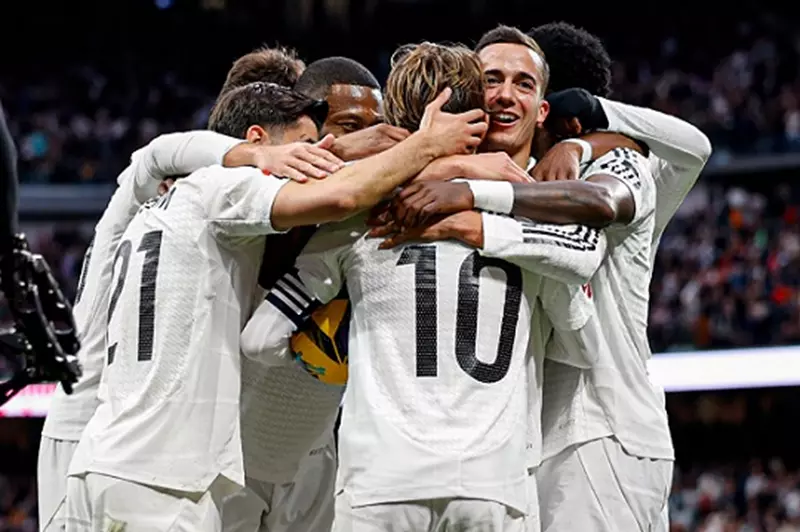 ريال مدريد مهدد بفقدان 3 لاعبين في الكلاسيكو حال حصولهم على إنذار أمام سيلتا فيغو