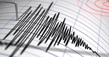 زلزال قوي يضرب إندونيسيا ويبلغ 6.2 درجة على مقياس ريختر