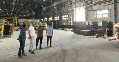 زيارة مفاجئة لوزير الأعمال العام لمصانع “سيجوارت” لتفقد إنتاج الفلنكات