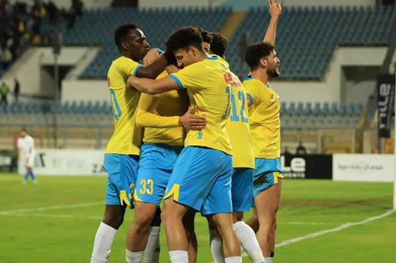 سموحة والإسماعيلي يستعدان لمواجهة حاسمة في صراع البقاء بالدوري المصري