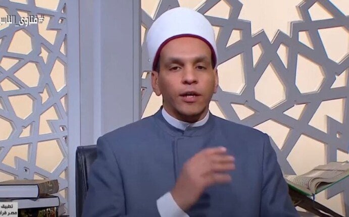 صلاة الجنازة فرض كفاية وفق أمين الفتوى مع إمكانية أدائها بالحذاء بشروط معينة