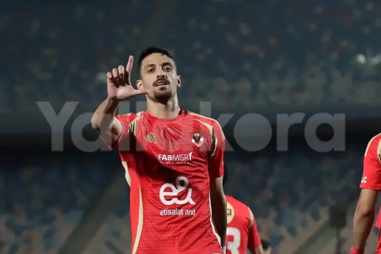 طاهر محمد يكسر مصيدة التسلل ويسجل هدفًا مبكرًا للأهلي في المباراة (فيديو)