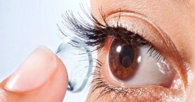 عدسات لاصقة مبتكرة تتيح الرؤية ليلا
