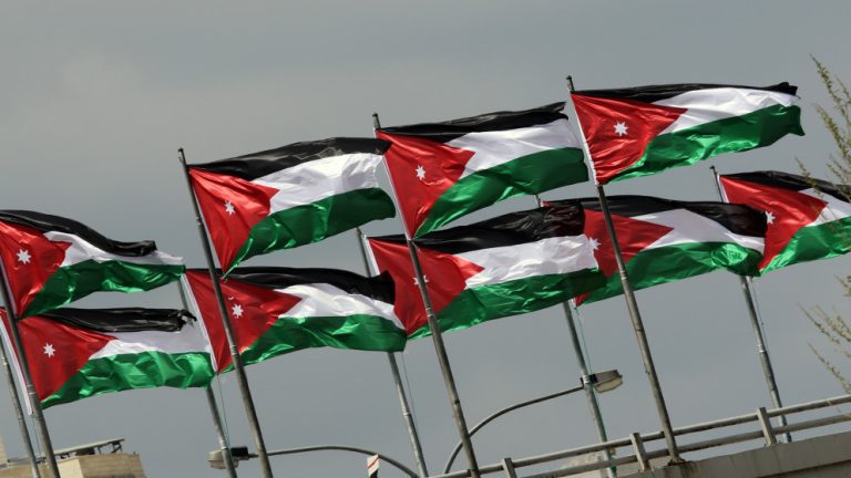 عطلة الاستقلال في 25 مايو