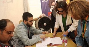 علا الشافعي تسجل بنقابة الصحفيين