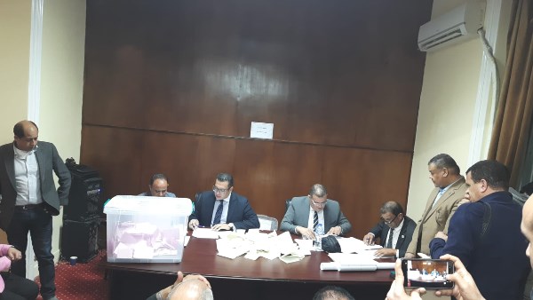 فرز أصوات الناخبين يبدأ بالإسكندرية في انتخابات الصحفيين