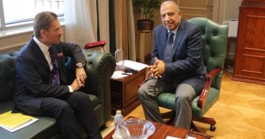 فرص استثمارية واعدة للشركات السويسرية في الطاقة النظيفة مع وزير الكهرباء