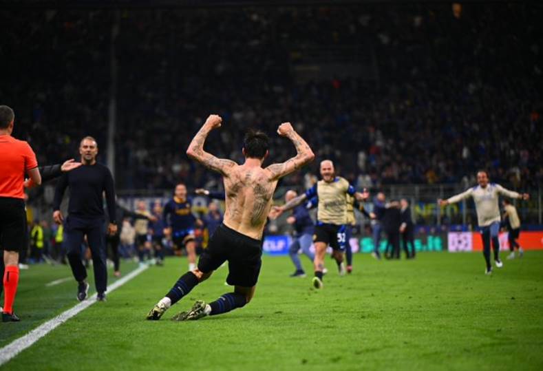 في الوقت القاتل، أتشيربي يدرك التعادل للإنتر أمام برشلونة في دوري أبطال أوروبا