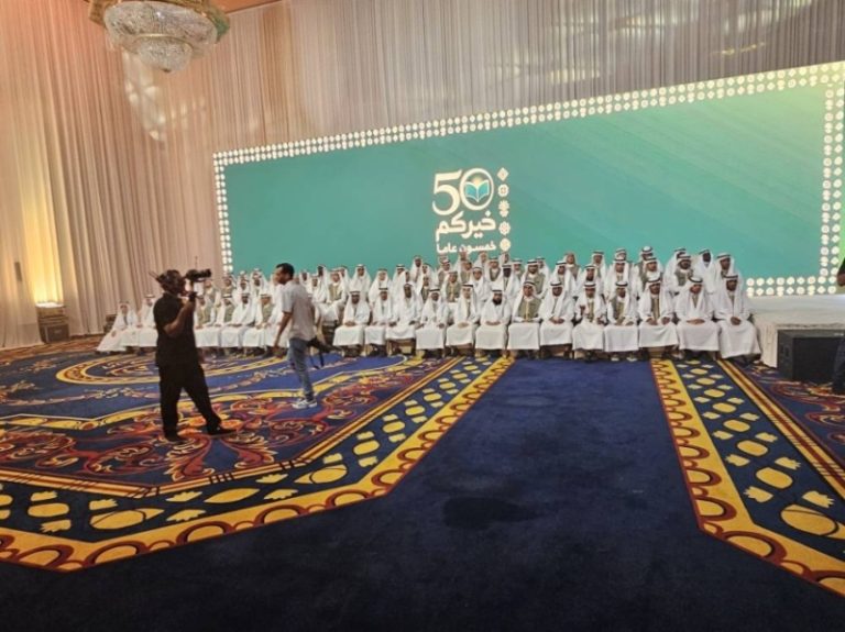 كرم محافظ جدة 2166 حافظاً للقرآن