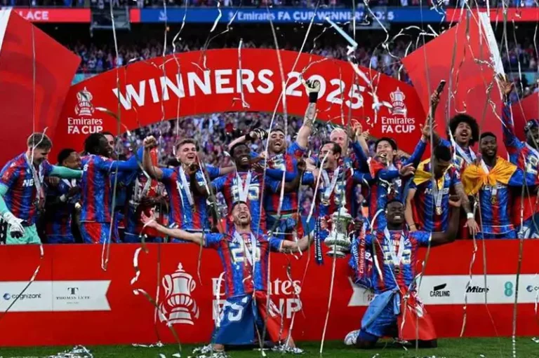 كريستال بالاس يتغلب على مانشستر سيتي ويفوز بكأس الاتحاد الإنجليزي في مواجهة مثيرة