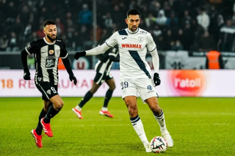كوكا يغادر الملعب مصابًا.. لوهافر يهزم أوكسير ويعزز آماله في البقاء بالدوري الفرنسي