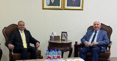 لقاء هام بين سفير مصر وأمين سر منظمة التحرير الفلسطينية