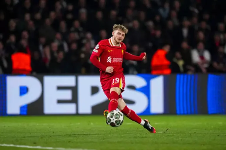 ليفربول يحقق إنجاز أرسنال ومانشستر يونايتد في الدوري الإنجليزي بهدف إليوت