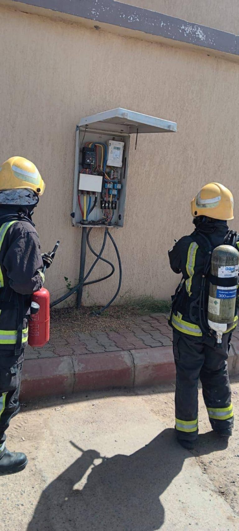 ماس كهربائي يؤثر على بيئة التربة