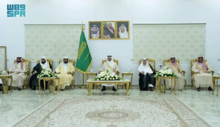محافظ الأحساء يطلق المشروع الخيري لرجل الأعمال أحمد المظفر