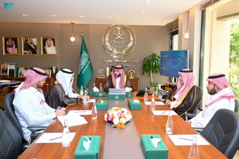 محافظ الطائف يستعرض الخطط التشغيلية لأمانة المحافظة خلال موسم الحج