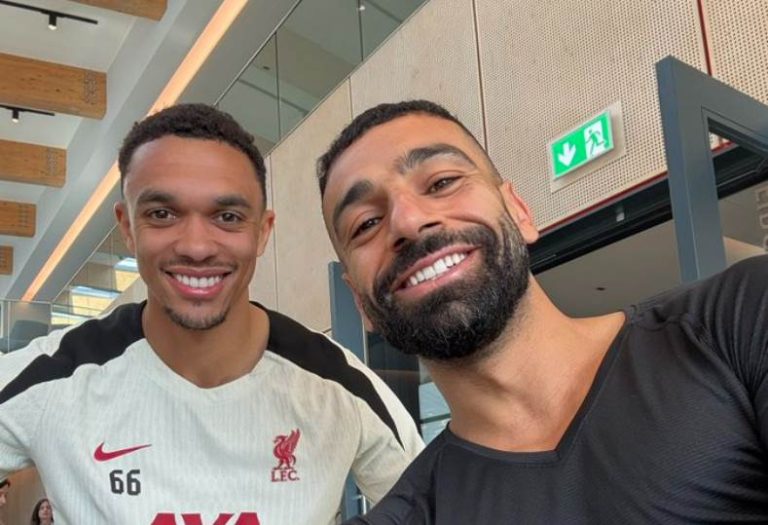 محمد صلاح يثير الغموض حول مستقبل أرنولد حسب آس الإسبانية