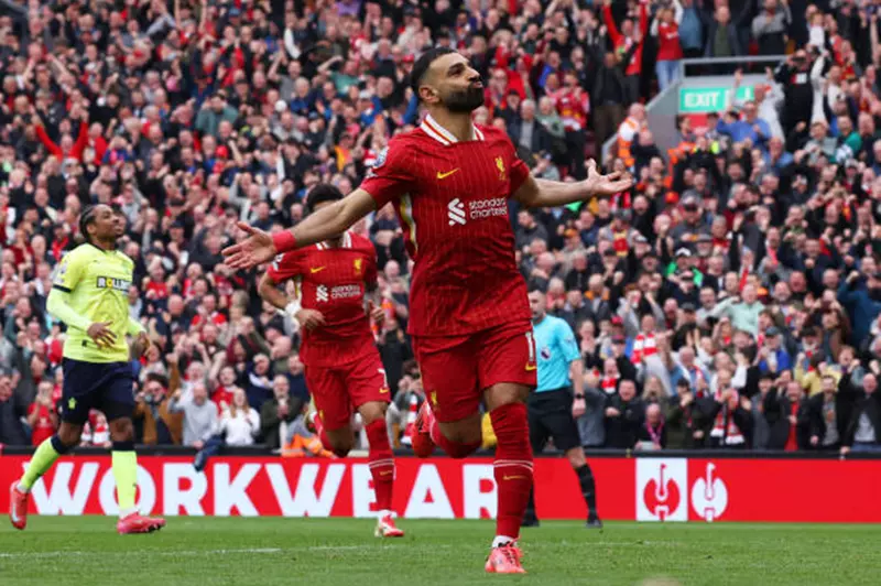 محمد صلاح يُتوج رسميًا بجائزة أفضل لاعب في الدوري الإنجليزي من رابطة الكتاب