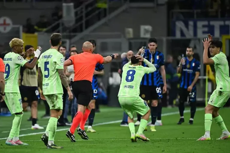 مدافع برشلونة يؤكد: الموسم لم ينته بعد ولا شكو لدينا في النهوض مجددًا