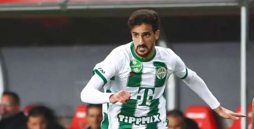 مدرب فرينكفاروزي يتخذ قراراً عاجلاً بشأن بن رمضان بعد انتقاله للأهلي