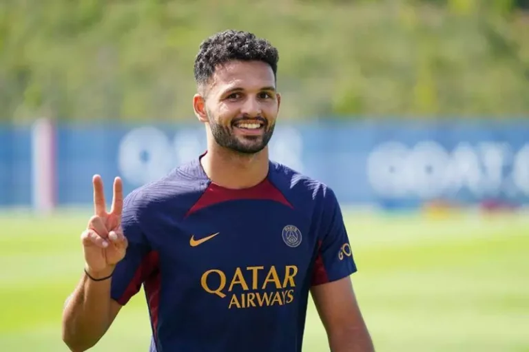 مهاجم باريس سان جيرمان يقترب من الرحيل في الصيف